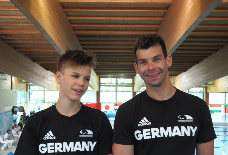 Taliso Engel (links) und Tobias Pollap bei der ersten Station der World Para Swimming Series in Glasgow (Bild: DBS)