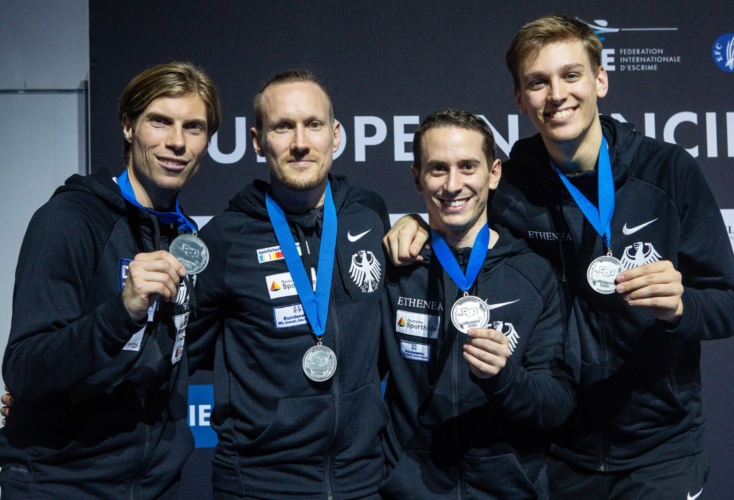 Große Freude bei den deutschen Florettherren über Team-Silber bei der Heim-EM: Peter Joppich, Benjamin Kleibrink, André Sanita und Luis Klein (Bild: Augusto Bizzi)