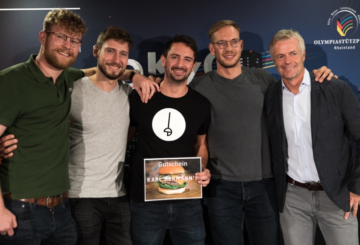 Hatten viel Spaß beim OSP-Sommerfest (von links): Richard Hübers, Max Hartung, Matyas Szabo, Benedikt Wagner und Tom Bartels (Bild: OSP Rheinland / Peter Eilers)