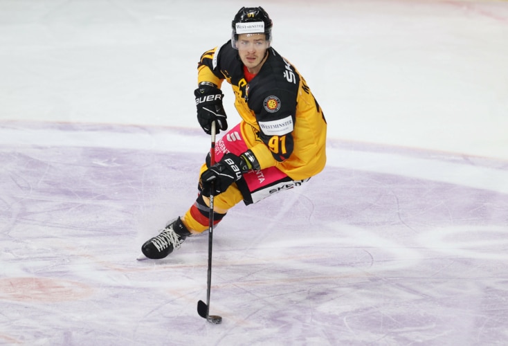 OSP-Eishockeyspieler Moritz Müller steht zur Wahl zum Fahnenträger der Deutschen Olympiamannschaft in Peking (Bild: Picture Alliance)