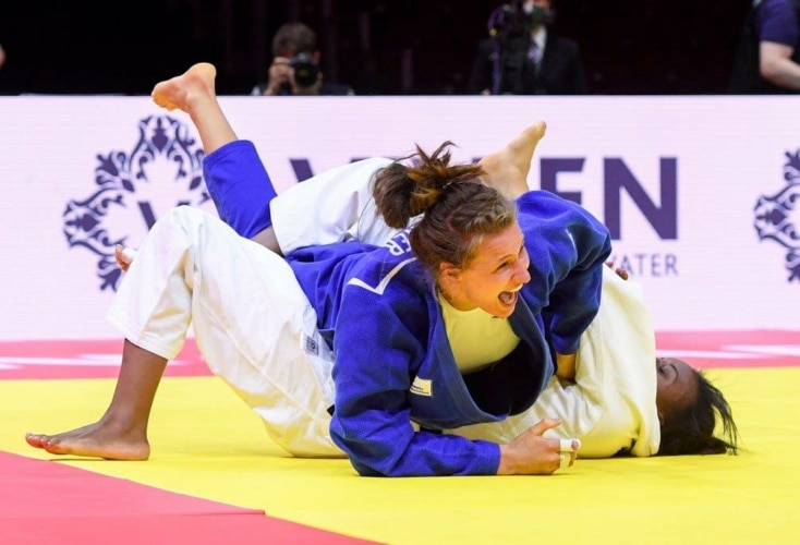 Anna-Maria Wagner besiegt die Französin Madeleine Malonga im Finale der WM 2021 und gewinnt die Goldmedaille (Bild: @ picture alliance)