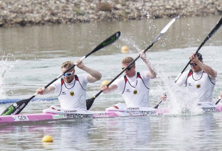 Max Rendschmidt (KG Essen) und sein Team-Kollegen Jacob Schopf, Tom Liebscher, Max Lemke machen Druck beim Weltcup in Racice/CZE (Bild: Ute Freise)